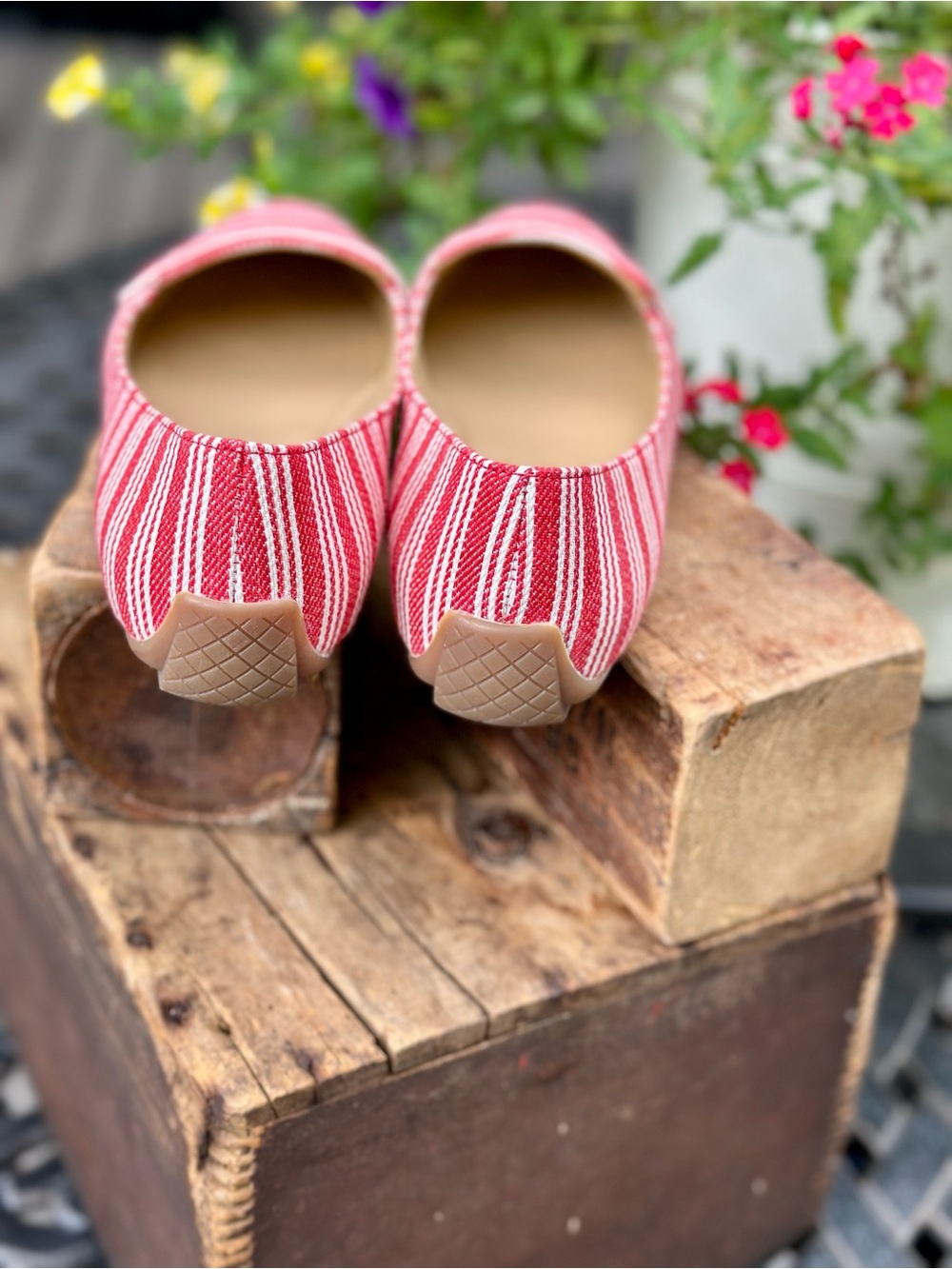 Talbots Red and White Striped Canvas Pointed Toe Flats Nautical - Picture 4 of 7